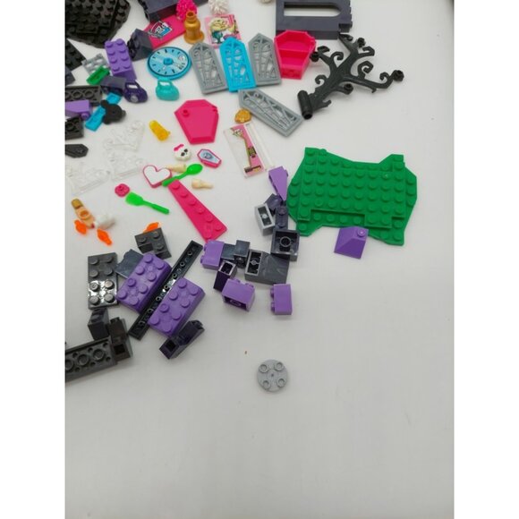 Mega Bloks Monster High Creepateria Incomplete READ Replacement Pieces - Picture 9 of 10